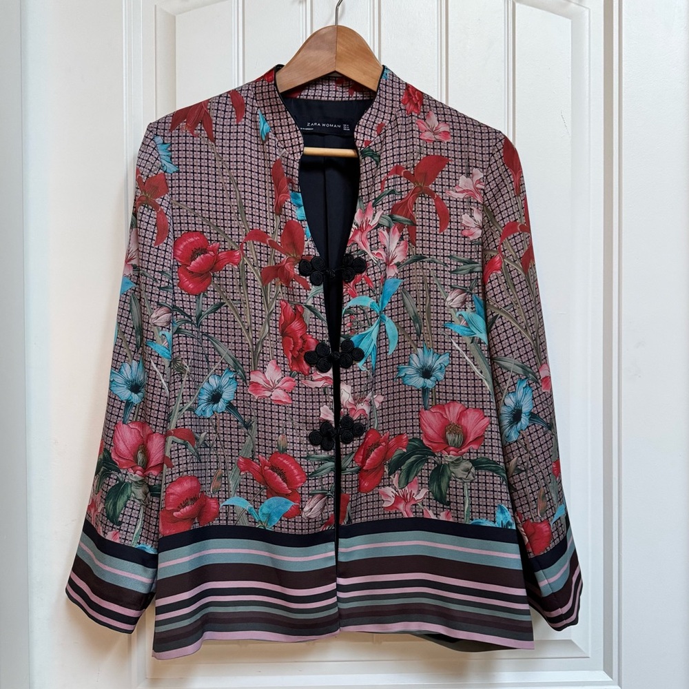 Zara Multicoloured Floral Mandarin Collar Frog Closure Lightweight Blazer. M